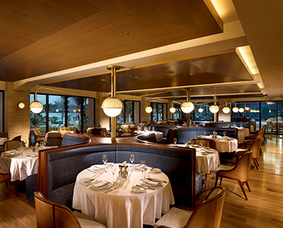 ステーキ＆ワイン「キングダム」